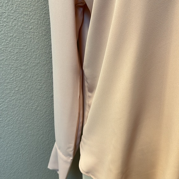 Ann Taylor blush pink blouse small NWT long sleeve v neck - Picture 2 of 5